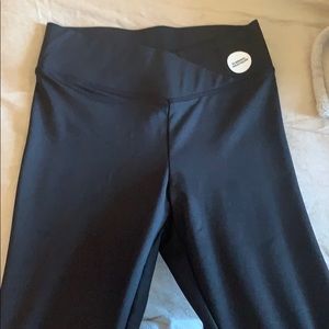 Express leggings with slimming waistband
